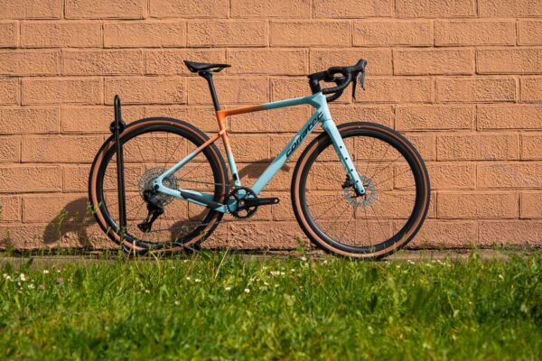 CykloShop | Zľava týždňa: Karbónový gravel bicykel Corratec Allroad C1 2026 kúpite teraz so zľavou 30 %