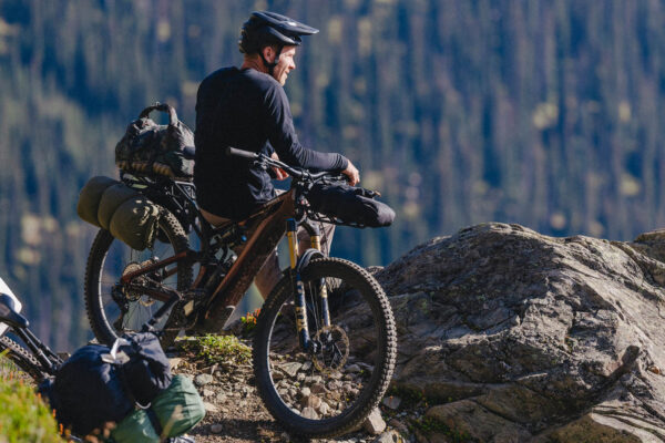 Specialized S-Works Levo 4 X spája trailové eMTB s nosičmi. Výsledok je praktický a zároveň trochu bizarný
