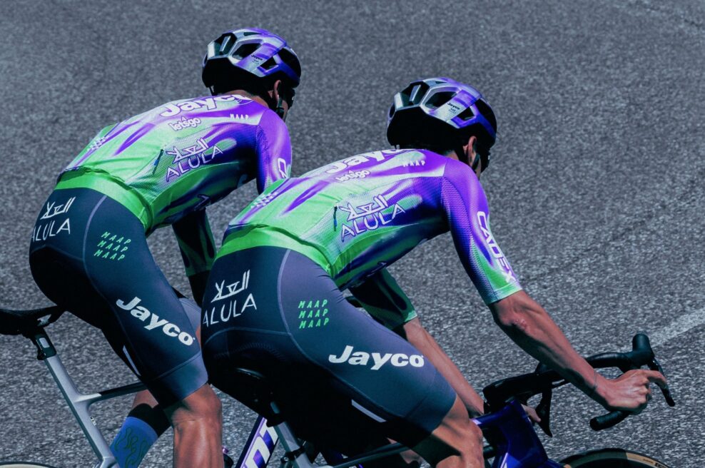 Tím Jayco AlUla a MAAP predstavili špeciálnu edíciu dresov pre Tour de France 2026