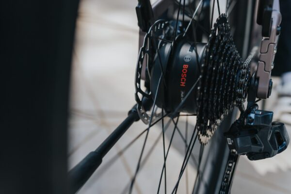 Bosch predstavil svoj prvý nábojový motor pre elektrobicykle Hub Line: Nová éra mestských elektrobicyklov