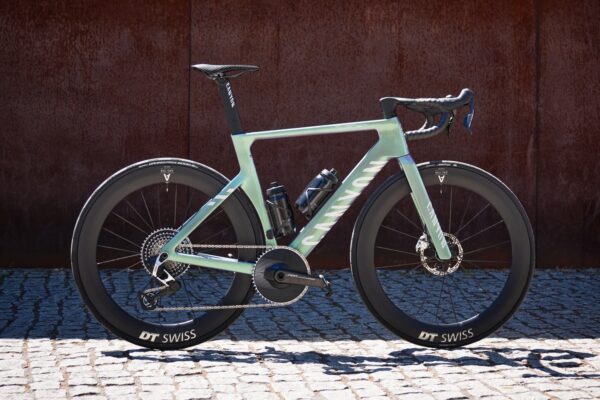 Canyon predstavil nový model Aeroad CFR. Má byť najrýchlejším bicyklom na Tour de France