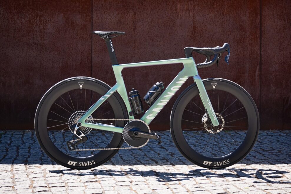 Canyon predstavil nov&yacute; model Aeroad CFR. M&aacute; byť najr&yacute;chlej&scaron;&iacute;m bicyklom na Tour de France