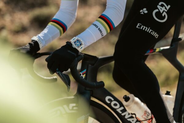 Nové hodinky Colnago & Richard Mille stoja takmer milión dolárov. Tadej Pogačar ich nebude nosiť pre obavy o bezpečnosť