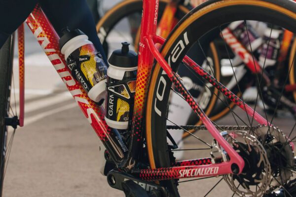 UCI nereaguje, telefóny nikto nedvíha. Po vylúčení Wiebes z Giro d’Italia chystajú právne kroky proti UCI