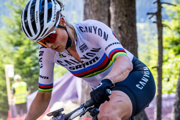 Jenny Rissveds získala v Lenzerheide ďalšie víťazstvo vo Svetovom pohári v XCO
