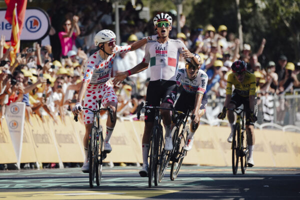 Isaac Del Toro je druhý najlepší cyklista na svete, hovorí Lance Armstrong po triumfe mladého Mexičana na Tour de France