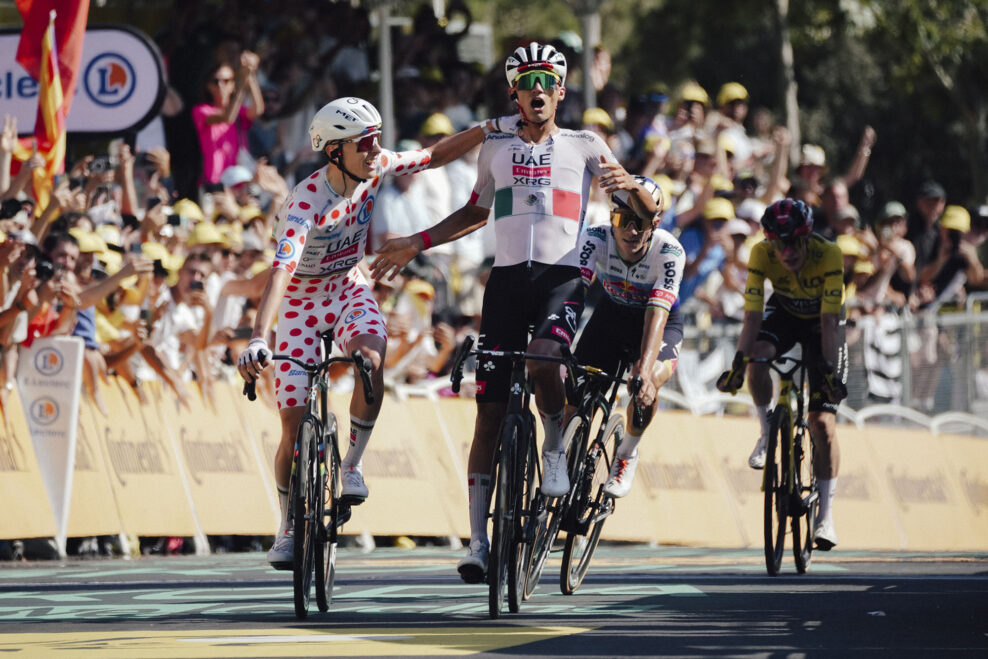 Isaac Del Toro je druhý najlepší cyklista na svete, hovorí Lance Armstrong po triumfe mladého Mexičana na Tour de France