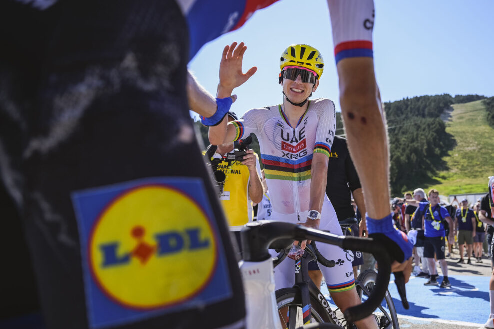 Tadej Pogačar sa posunul medzi p&auml;ť naj&uacute;spe&scaron;nej&scaron;&iacute;ch etapov&yacute;ch v&iacute;ťazov v hist&oacute;rii Tour de France