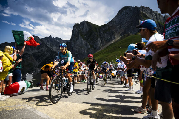 Do cieľa prišiel 45 minút za Pogačarom. Aký výkon musel podať najpomalší jazdec v horskej etape Tour de France cez Tourmalet?