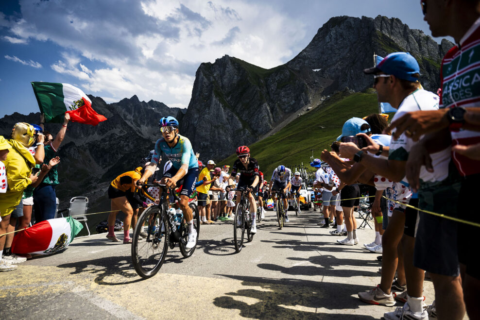 Do cieľa prišiel 45 minút za Pogačarom. Aký výkon musel podať najpomalší jazdec v horskej etape Tour de France cez Tourmalet?