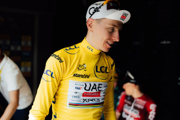 Priebežné výsledky Tour de France 2026: Pogačar zostáva v žltom drese, Del Toro v bielom a Pedersen v zelenom