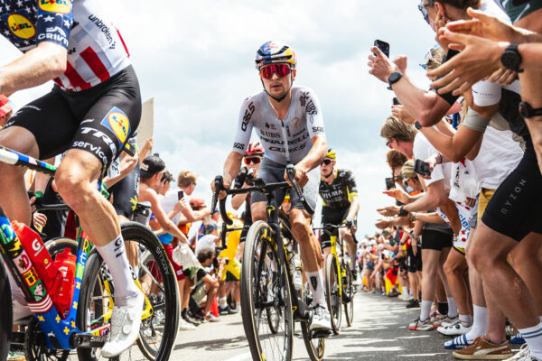 UCI rozdávala tvrdé tresty. Pidcock prišiel o sekundy, vodič dostal zákaz a Lidl-Trek vysokú pokutu