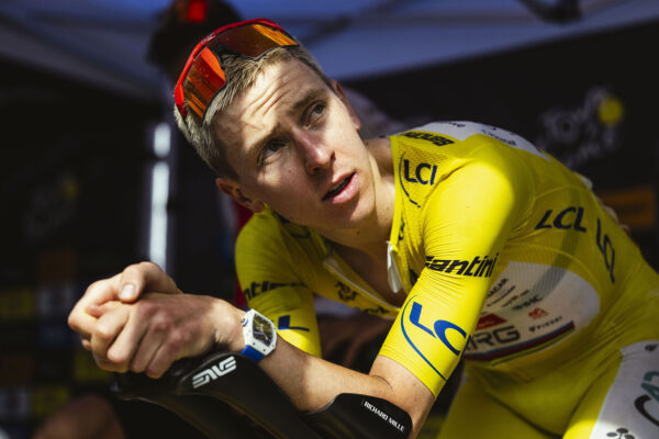 Priebežné výsledky Tour de France 2026: Pogačar vedie o päť minút, Del Toro získal biely dres, Vingegaard po páde skončil
