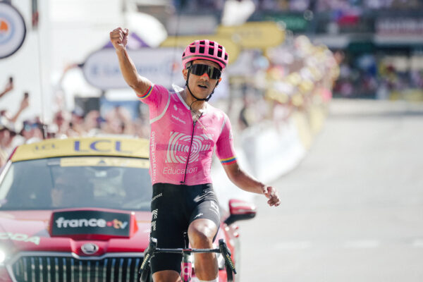 Richard Carapaz zaútočil na Orcières-Merlette a vytvoril nový juhoamerický rekord na Tour de France