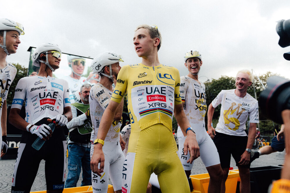 Tadej Pogačar po rekordnom piatom v&iacute;ťazstve Tour de France: Nem&aacute;m r&aacute;d kluby, takže sk&uacute;sme z tohto klubu vyst&uacute;piť