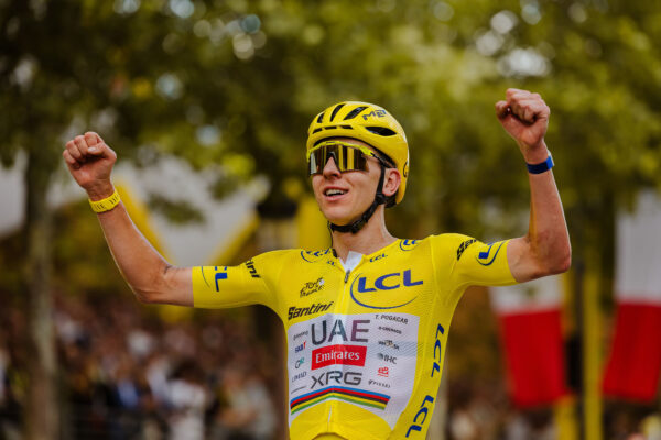 Tadej Pogačar po piatom triumfe na Tour nevylúčil účasť na Vuelte: Rozhodnúť sa môžem aj o dva týždne