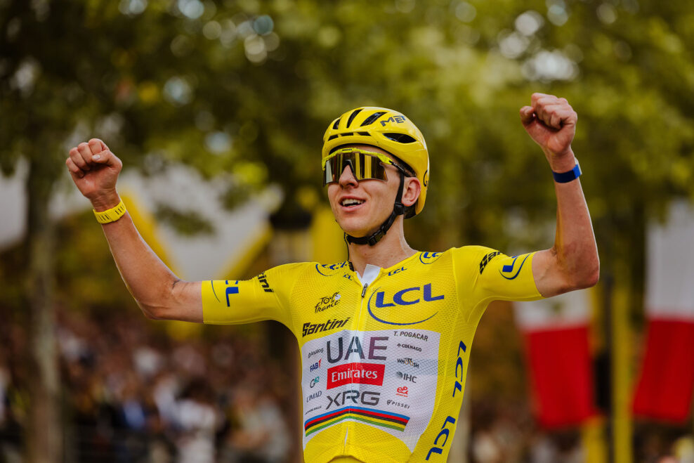 Tadej Pogačar po piatom triumfe na Tour nevylúčil účasť na Vuelte: Rozhodnúť sa môžem aj o dva týždne