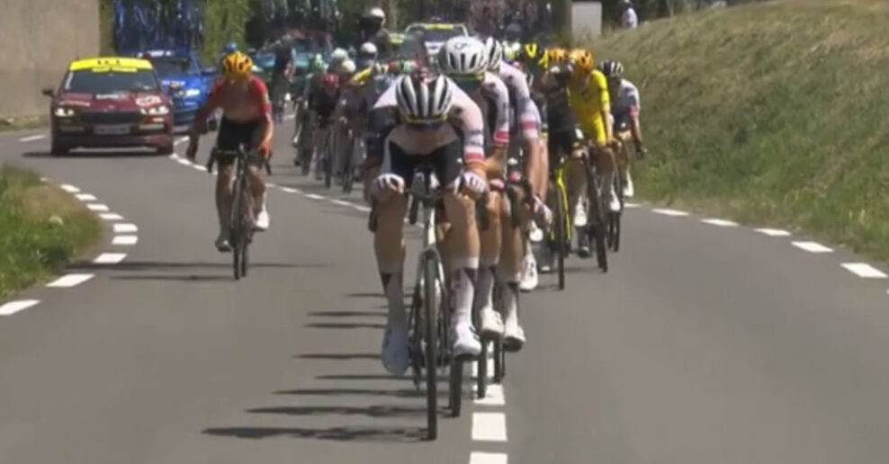Pretekári na Tour de France sa blížia k legendárnemu stúpaniu Col du Tourmalet
