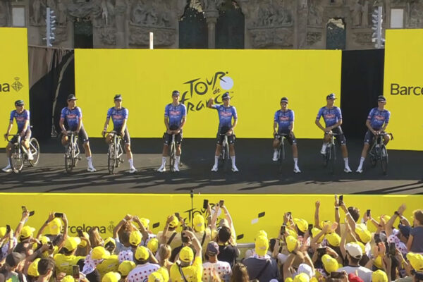 VIDEO | Sledujte naživo otvárací ceremoniál a prezentáciu tímov na Tour de France 2026