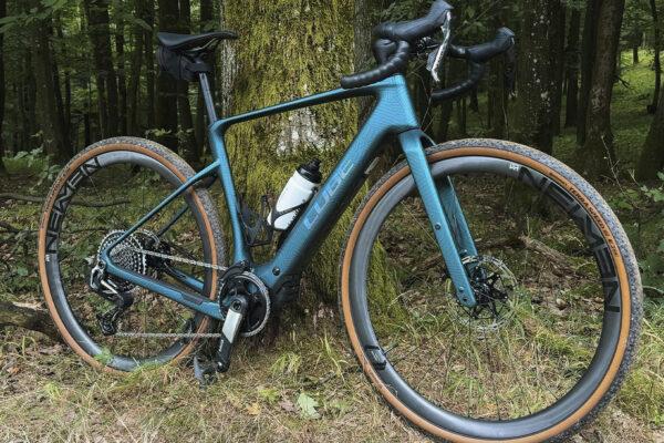 TEST | CUBE NUROAD HYBRID C:62 SLT 400X: Vyskúšali sme, čo všetko zvládne ľahký elektrický gravel