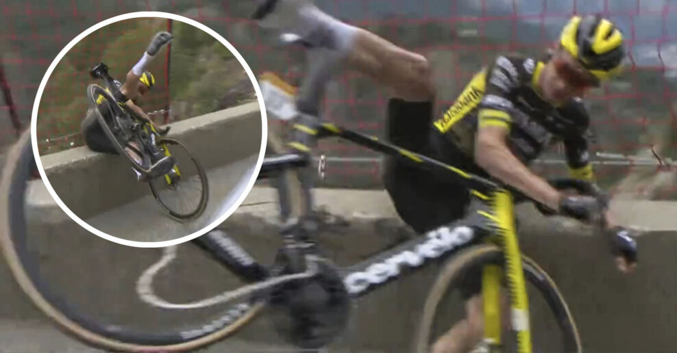 VIDEO | Pred pádom do rokliny ho zachránila ochranná sieť. Sepp Kuss dvakrát spadol v zjazde a prišiel o víťazstvo v kráľovskej etape Tour de France