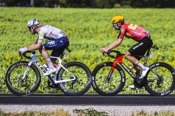 Aký (šialene vysoký) výkon by ste potrebovali v úniku počas najrýchlejšej etapy v histórii Tour de France?