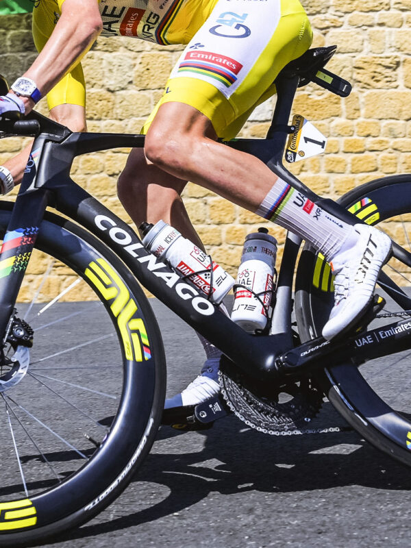Koľko reálne stojí Colnago Y1Rs Tadeja Pogačara z Tour de France? Spočítali sme ceny všetkých komponentov
