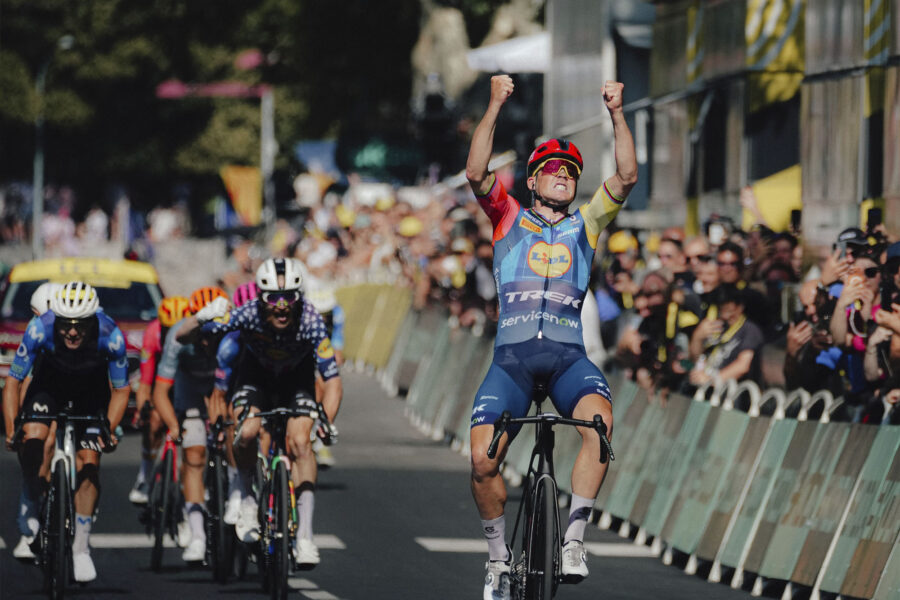 Český majster Mathias Vacek dotiahol Madsa Pedersena k víťazstvu štvrtej etapy Tour de France