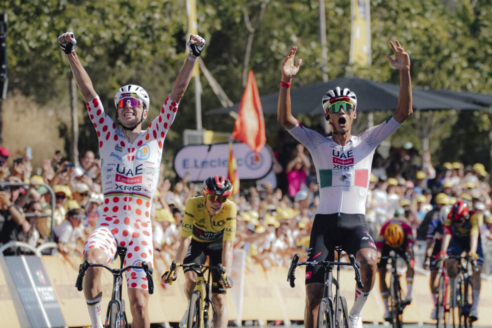 Isaac del Toro vyhral druhú etapu Tour de France po skvelej taktickej pomoci Tadeja Pogačara, Vingegaard zostáva v žltom drese