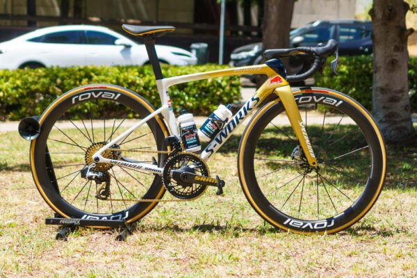 Toto je unikátny Specialized S-Works Tarmac SL9 Remca Evenepoela na Tour de France 2026