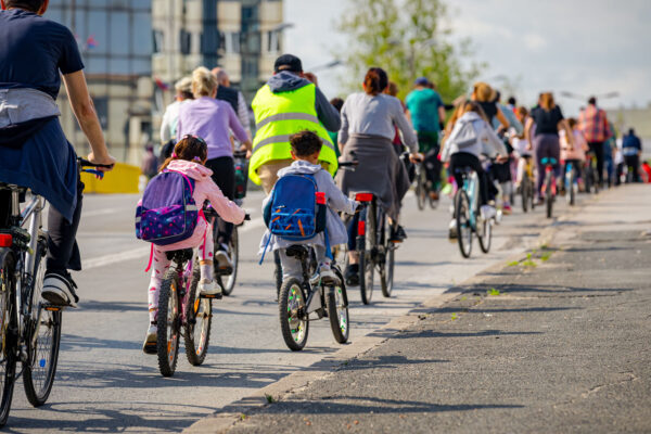 Na bicykli po chodníku budú môcť jazdiť aj deti do 15 rokov. Zmena reaguje na chýbajúce cyklotrasy