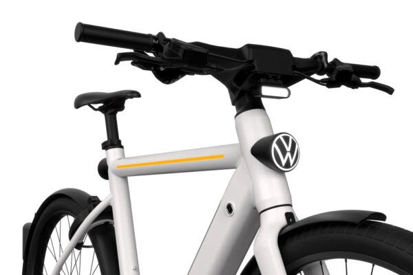 Volkswagen predstavil „najbezpečnejší elektrobicykel na svete“. Súčasťou výbavy sú aj inteligentné okuliare