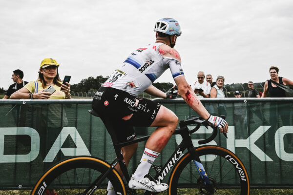 Šesť rokov po páde, pri ktorom takmer prišiel o život, Fabio Jakobsen má podpísať zmluvu s tímom Visma-Lease a Bike