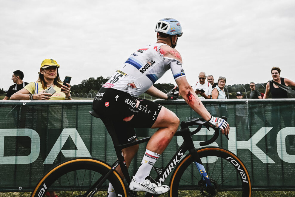 Šesť rokov po páde, pri ktorom takmer prišiel o život, Fabio Jakobsen má podpísať zmluvu s tímom Visma-Lease a Bike