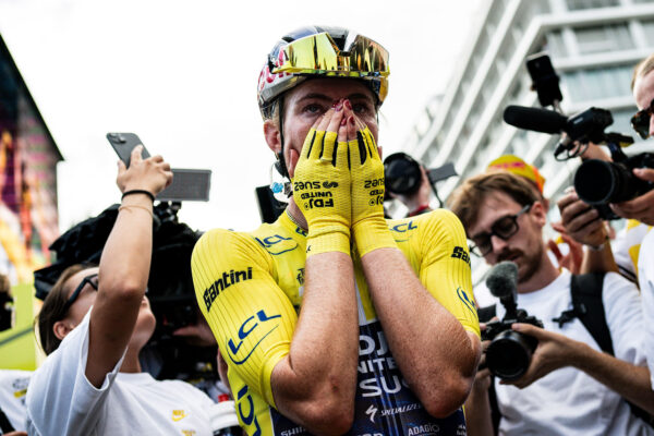 Tadej Pogačar zarobil desaťkrát viac. Prečo dostala Demi Vollering za víťazstvo Tour de France len 50-tisíc eur?