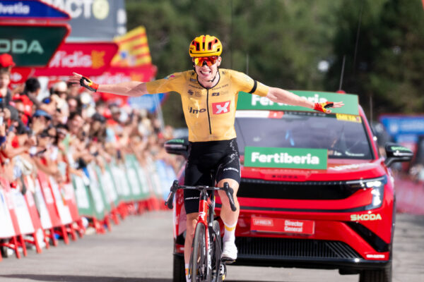 Víťazstvo venovali zosnulému kráľovi Nórska. Andreas Leknessund vyhral po 137 km v úniku a 7-kilometrovom sóle