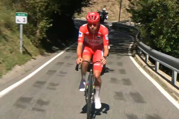 Tadej Pogačar zaútočil už 50 km pred cieľom štvrtej etapy Vuelta a España
