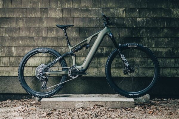 CUBE Store | Zľava týždňa: Elektrobicykel Cube AMS Hybrid 177 C:62 TM 600X kúpite teraz so zľavou až 1250 eur