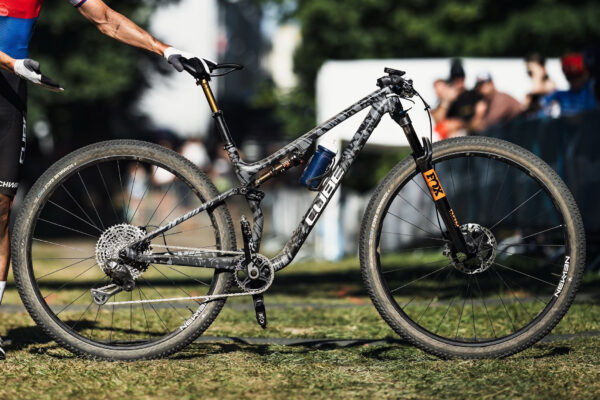 FOTO ‎| Detaily 32-palcového prototypu bicykla Cube AMS. Ondřej Cink na ňom pôjde aj Svetový pohár v Les Gets