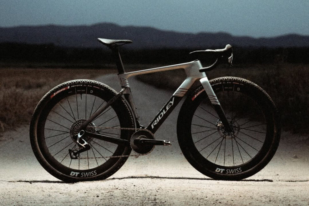 Nov&yacute; pretek&aacute;rsky gravel Ridley Kanzo Fast 2.0 je v&yacute;razne r&yacute;chlej&scaron;&iacute; a m&aacute; priestor na 58 mm pl&aacute;&scaron;te