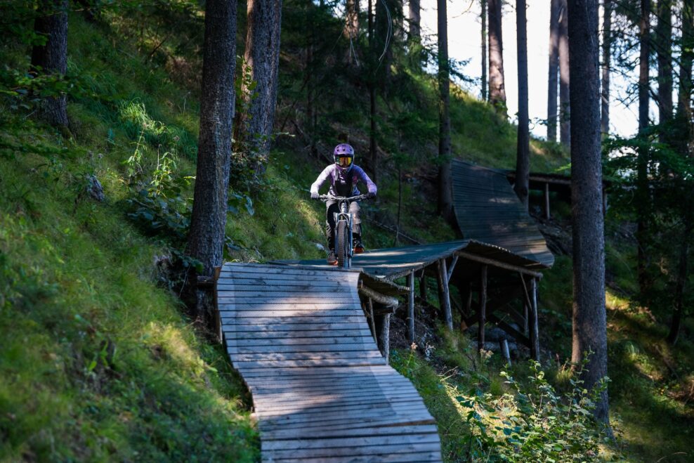 Tri dni na trailoch, nov&eacute; kamar&aacute;tstva aj testovanie bicyklov. Bl&iacute;ži sa Bajkerky Fest 2026
