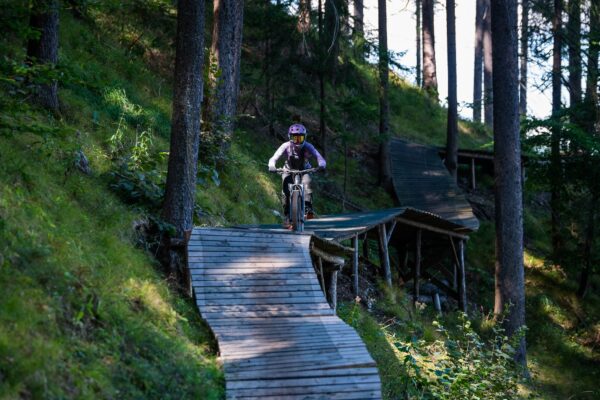 Tri dni na trailoch, nové kamarátstva aj testovanie bicyklov. Blíži sa Bajkerky Fest 2026