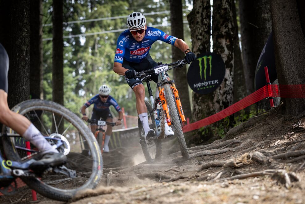 Mathieu van der Poel bojoval v Les Gets o víťazstvo, na majstrovstvách sveta ho však čaká výrazný hendikep