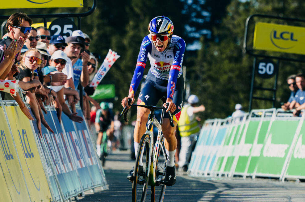 Len 19-ročný Lorenzo Finn predviedol šialený výkon 6,8 W/kg počas 25 minút pri víťazstve časovky na Tour de l’Avenir