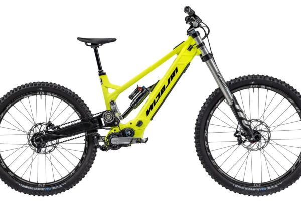 „Nemá to byť rozumné.“ Nicolai R20 je zjazdový e-bike s 12-rýchlostnou prevodovkou a obrovskou batériou