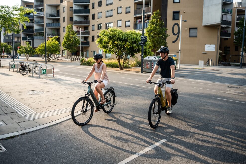 P&auml;ť v&yacute;hod, ktor&eacute; prinesie mestsk&yacute; e-bike do v&aacute;&scaron;ho života