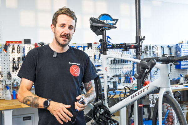 Cykloshop | Aké sú najčastejšie príčiny vŕzgania alebo pukania cestného bicykla?