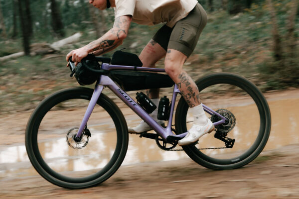 Nový Scott Addict Gravel je ľahší, univerzálnejší a zvládne plášte široké až 57 milimetrov