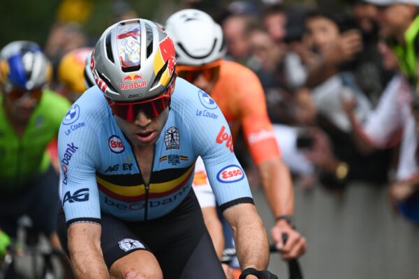 Wout van Aert po náročných majstrovstvách sveta žartoval: Cyklokros sa aspoň po hodine skončí