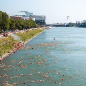 Dve tretiny Bratislavčanov sa v Dunaji nikdy nekúpali: Nový prieskum ukazuje nevyužitý potenciál, ktorý otvára aj Trans Danube Swim